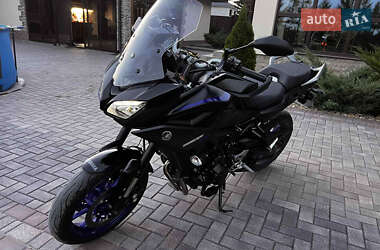 Мотоцикл Спорт-туризм Yamaha MT-09 2018 в 