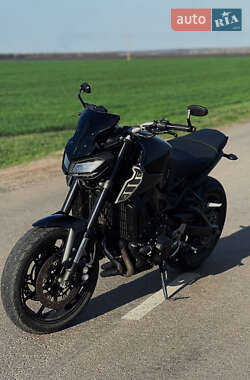 Мотоцикл Без обтекателей (Naked bike) Yamaha MT-09 2019 в 