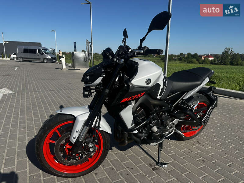 Мотоцикл Без обтікачів (Naked bike) Yamaha MT-09 2019 в Львові