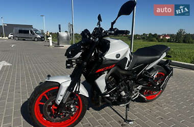 Мотоцикл Без обтекателей (Naked bike) Yamaha MT-09 2019 в 