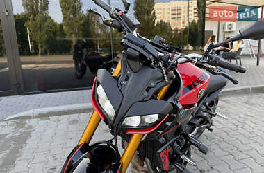 Мотоцикл Без обтекателей (Naked bike) Yamaha MT-09 2018 в 