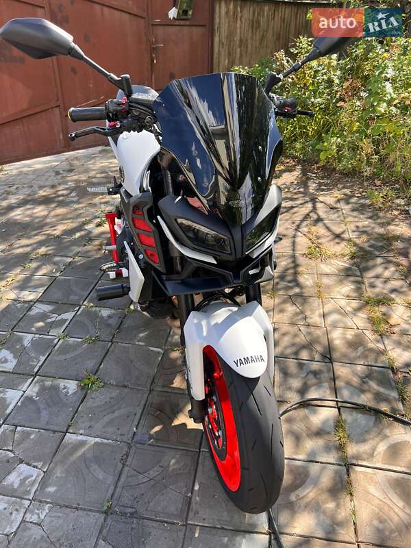 Мотоцикл Без обтекателей (Naked bike) Yamaha MT-09 2019 в Харькове
