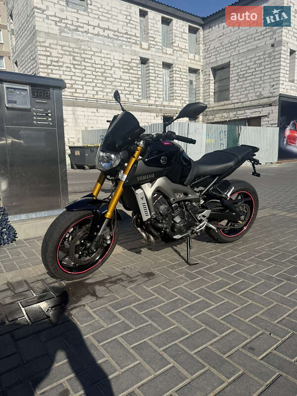 Мотоцикл Без обтікачів (Naked bike) Yamaha MT-09 2014 в Кропивницькому фото Мотоцикл Без обтікачів (Naked bike) Yamaha MT-09 2014 в Кропивницькому
