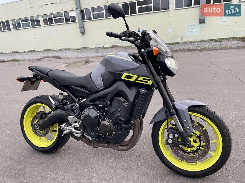 Мотоцикл Без обтікачів (Naked bike) Yamaha MT-09 2016 в Обухові