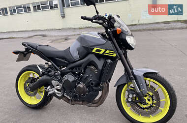 Мотоцикл Без обтекателей (Naked bike) Yamaha MT-09 2016 в  фото 2 Мотоцикл Без обтекателей (Naked bike) Yamaha MT-09 2016 в
