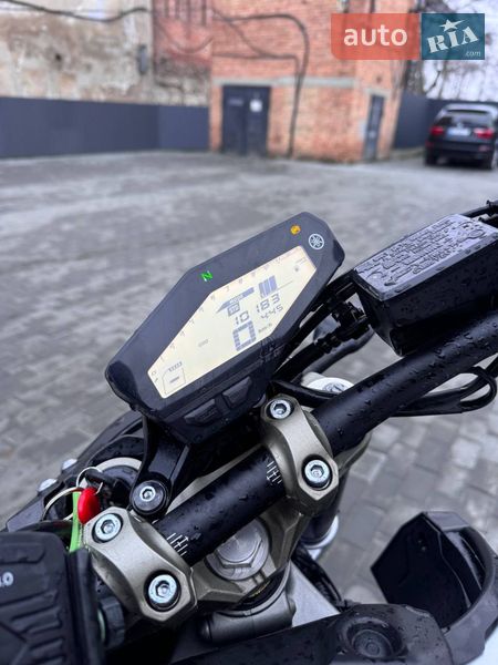 Мотоцикл Без обтекателей (Naked bike) Yamaha MT-09 2016 в Покрове