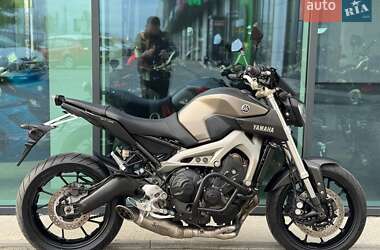 Мотоцикл Без обтекателей (Naked bike) Yamaha MT-09 2015 в Ровно