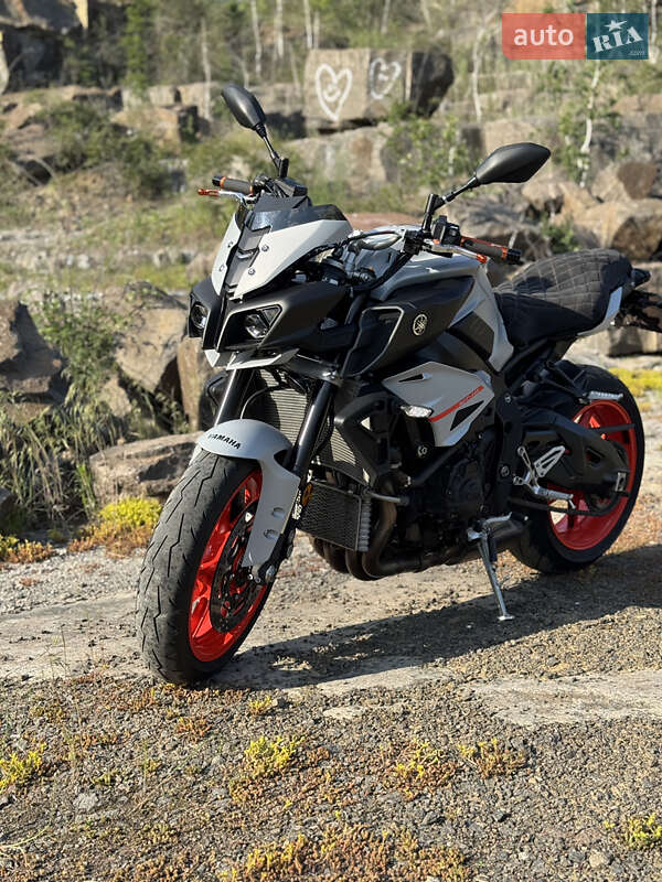 Мотоцикл Без обтекателей (Naked bike) Yamaha MT-10 2020 в Нетешине