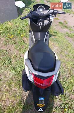 Макси-скутер Yamaha NMax 2016 в 