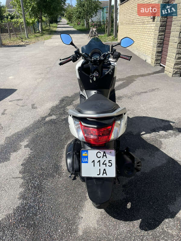 Максі-скутер Yamaha NMax 2018 в Каневі
