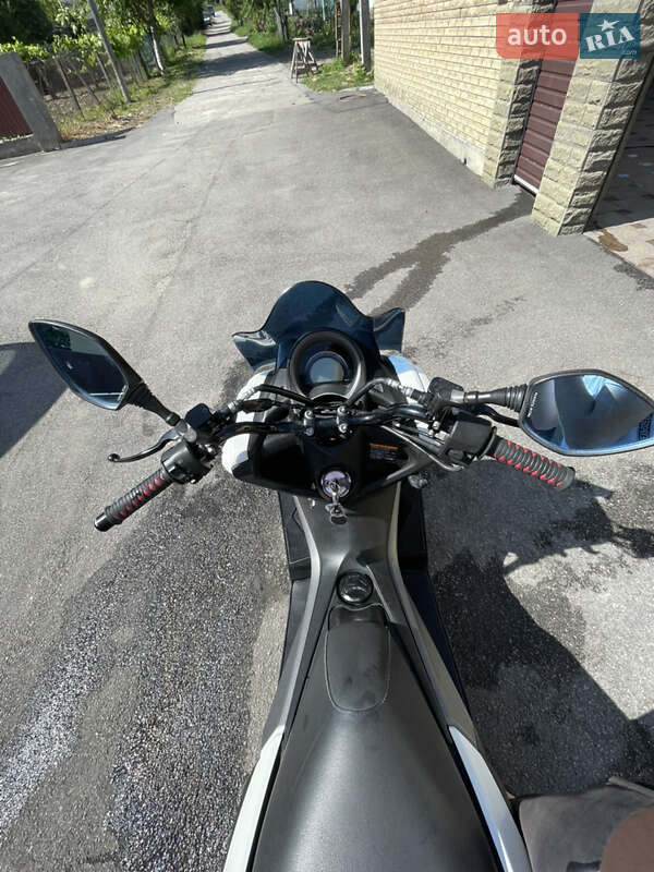 Максі-скутер Yamaha NMax 2018 в Каневі