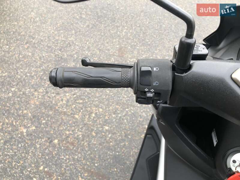 Максі-скутер Yamaha NMax 2016 в Дніпрі фото 15 Максі-скутер Yamaha NMax 2016 в Дніпрі