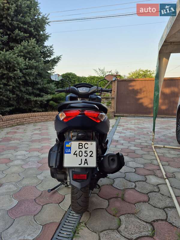 Макси-скутер Yamaha NMax 2022 в Запорожье