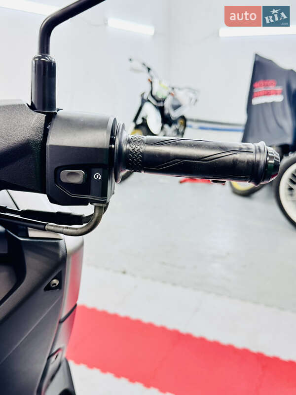 Максі-скутер Yamaha NMax 2019 в Одесі фото 15 Максі-скутер Yamaha NMax 2019 в Одесі