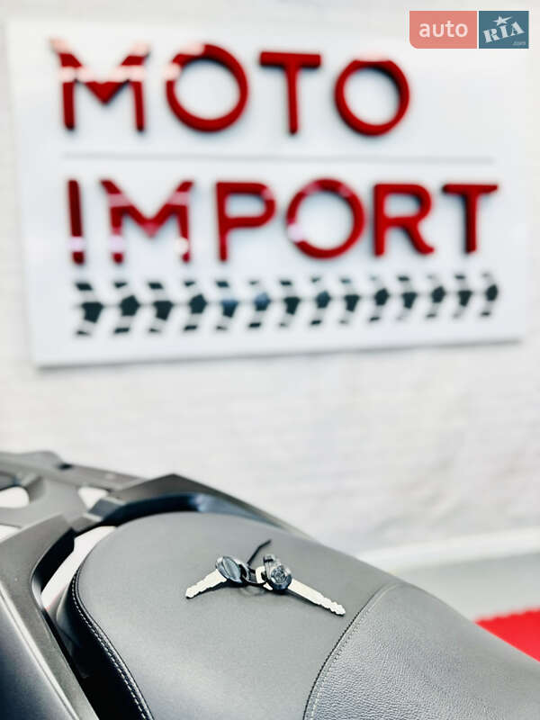 Максі-скутер Yamaha NMax 2019 в Одесі фото 19 Максі-скутер Yamaha NMax 2019 в Одесі