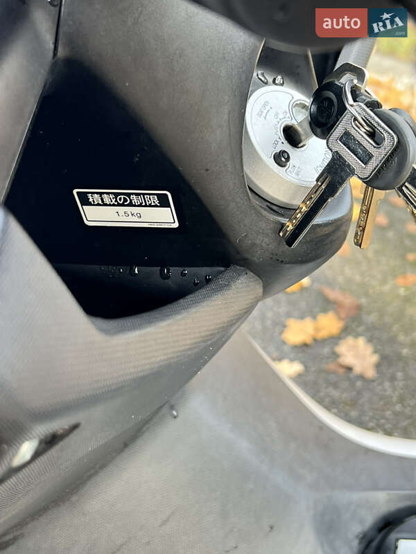 Максі-скутер Yamaha NMax 2016 в Малині фото 5 Максі-скутер Yamaha NMax 2016 в Малині