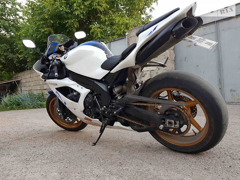 Спортбайк Yamaha R1 2006 в Кропивницком