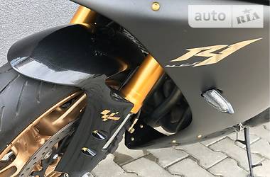 Спортбайк Yamaha R1 2014 в 
