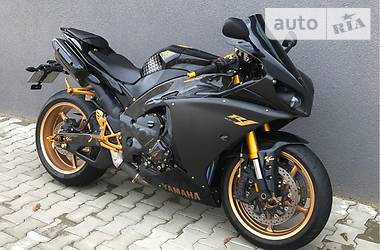 Спортбайк Yamaha R1 2014 в 