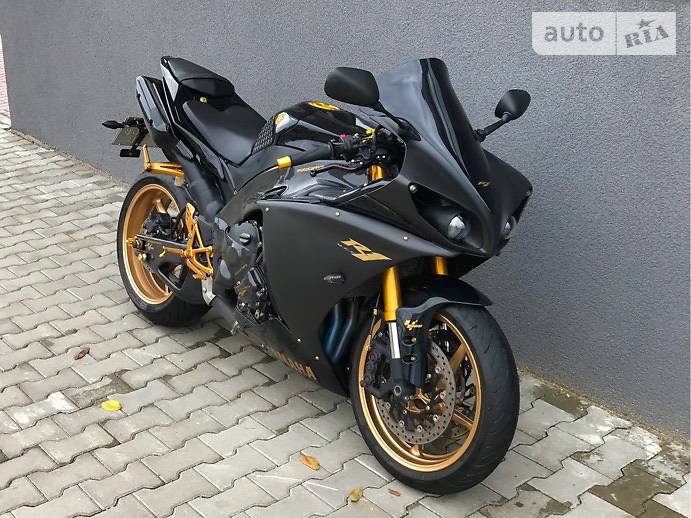 Спортбайк Yamaha R1 2014 в 
