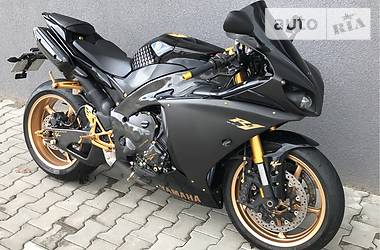 Спортбайк Yamaha R1 2014 в 