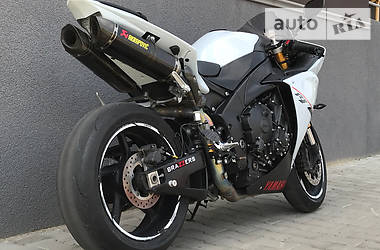 Спортбайк Yamaha R1 2014 в 