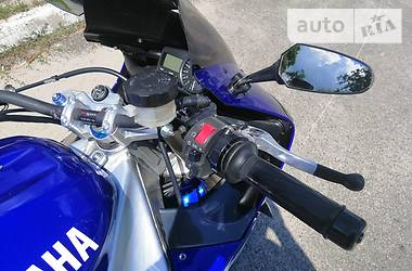 Мотоцикл Спорт-туризм Yamaha R1 2000 в 