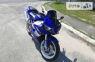 Мотоцикл Спорт-туризм Yamaha R1 2000 в 