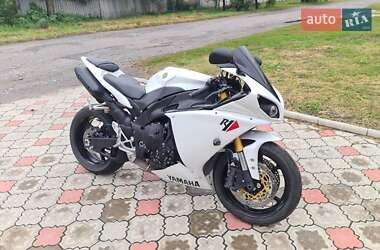 Спортбайк Yamaha R1 2011 в Сумах