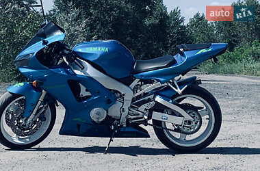 Спортбайк Yamaha R1 2000 в 