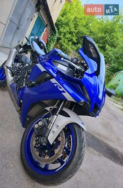 Спортбайк Yamaha R1 2020 в Киеве