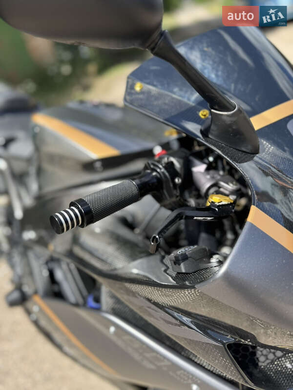 Спортбайк Yamaha R1 2008 в Кропивницком