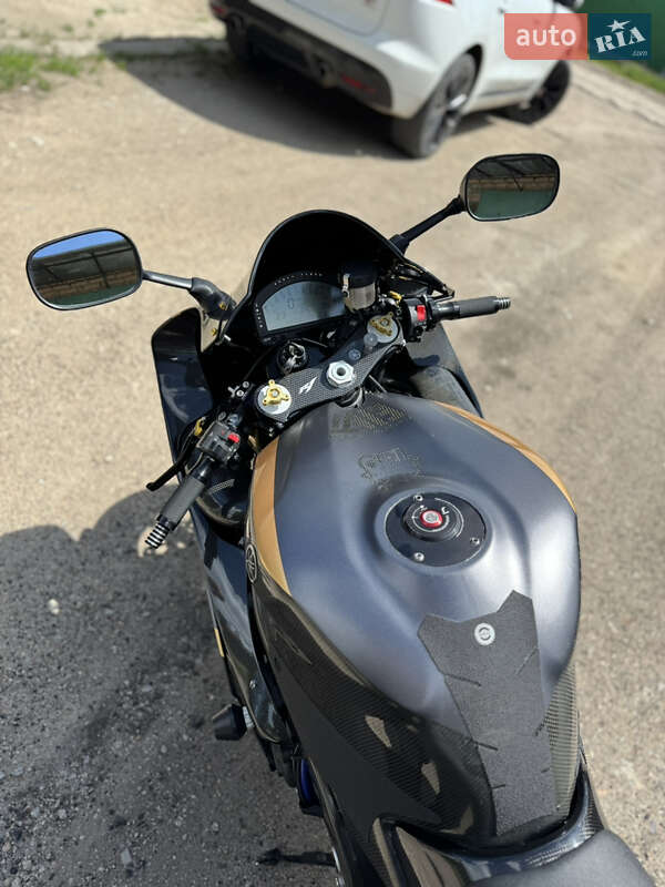 Спортбайк Yamaha R1 2008 в Кропивницком