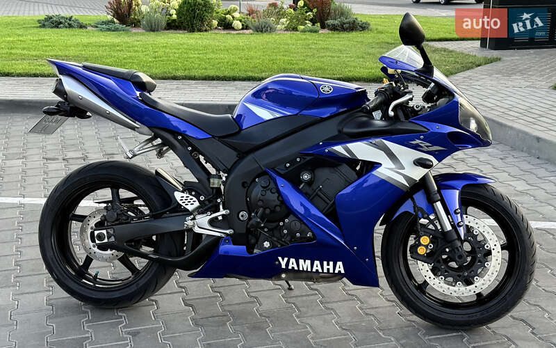 Yamaha R1 2004