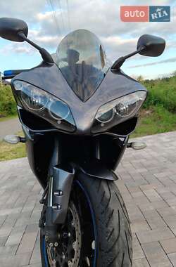 Спортбайк Yamaha R1 2007 в 