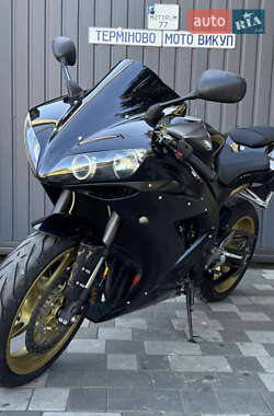 Спортбайк Yamaha R1 2004 в 