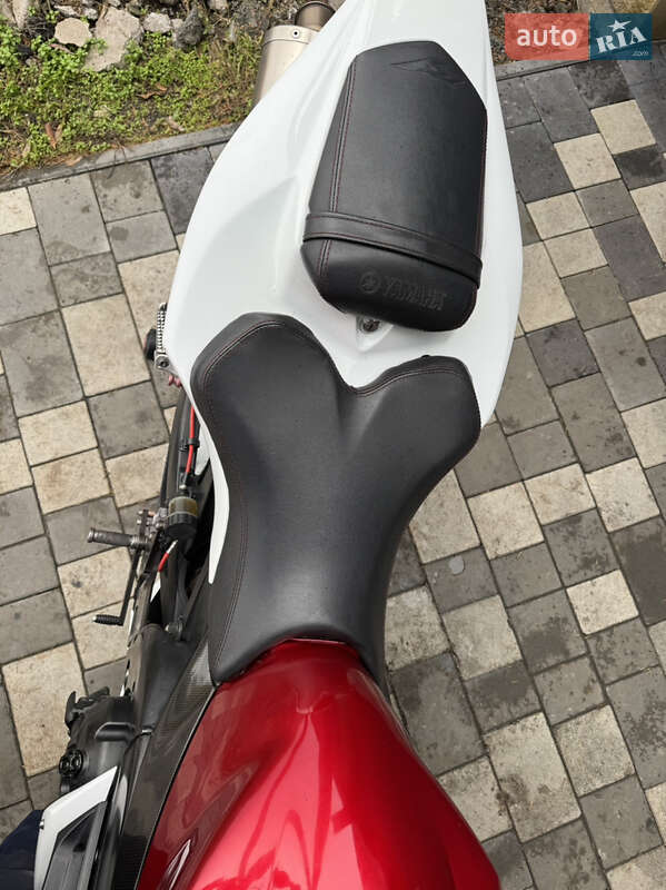 Спортбайк Yamaha R1 2004 в Новомосковске фото 9 Спортбайк Yamaha R1 2004 в Новомосковске