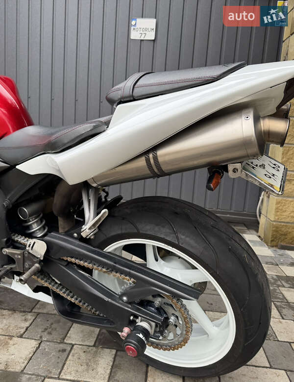 Спортбайк Yamaha R1 2004 в Новомосковске фото 13 Спортбайк Yamaha R1 2004 в Новомосковске