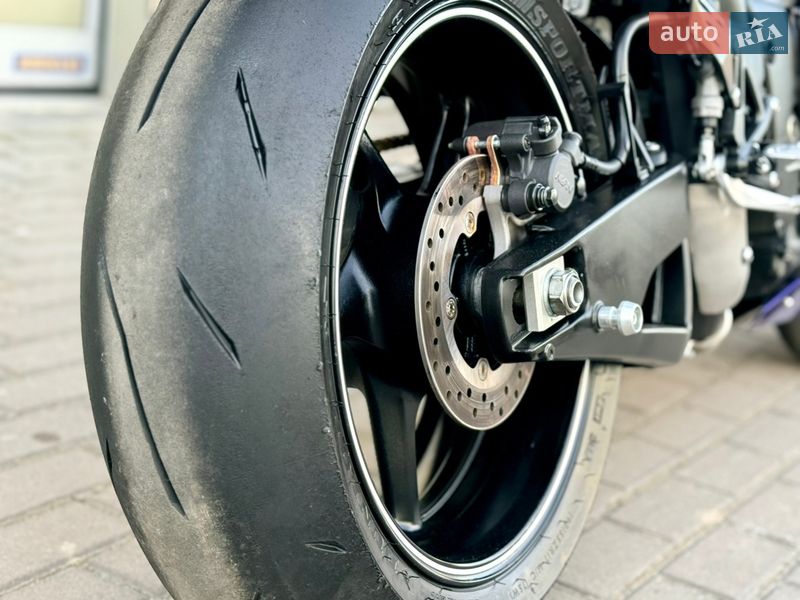 Спортбайк Yamaha R1 2012 в Ровно