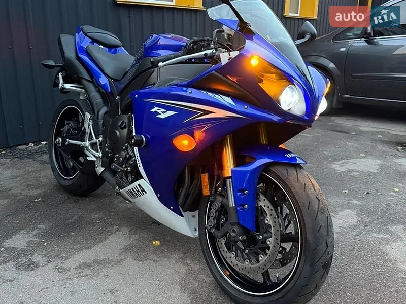 Yamaha R1 2011