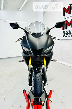 Спортбайк Yamaha R3 2018 в 