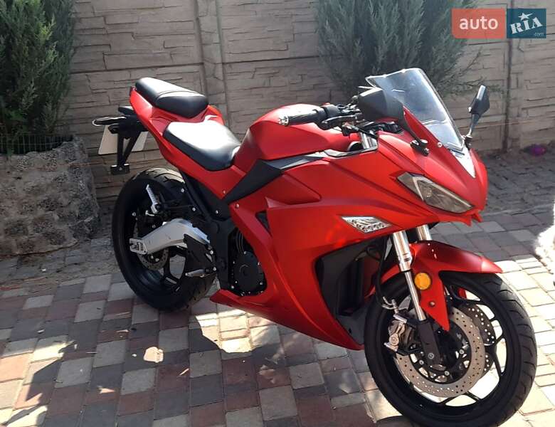 Спортбайк Yamaha R3 2024 в 