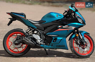 Мотоцикл Без обтікачів (Naked bike) Yamaha R3 2018 в 