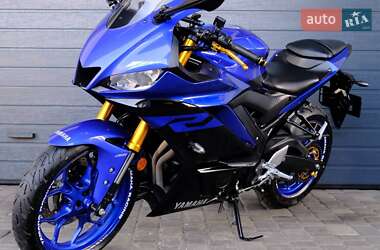 Мотоцикл Без обтекателей (Naked bike) Yamaha R3 2019 в 