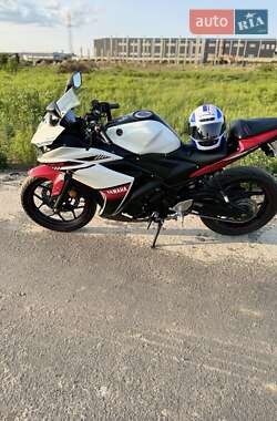 Спортбайк Yamaha R3 2016 в 