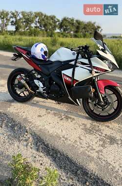 Спортбайк Yamaha R3 2016 в 