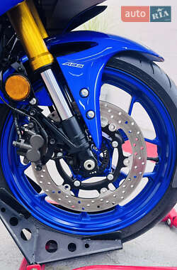 Спортбайк Yamaha R3 2019 в 