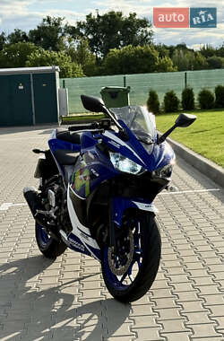 Спортбайк Yamaha R3 2015 в 