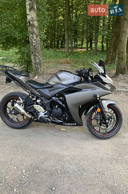 Спортбайк Yamaha R3 2016 в Чернівцях