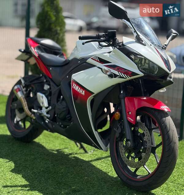 Yamaha R3 2016